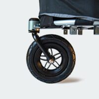 InnoPet Sporty EVR, poussette pour chien à roues caoutchouc tout-terrain et cabine spacieuse pour des sorties confortables en ville et sur les chemins forestiers